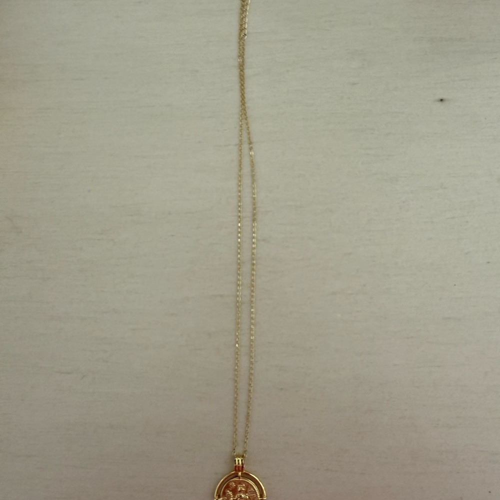 Gold Pendant Necklace
